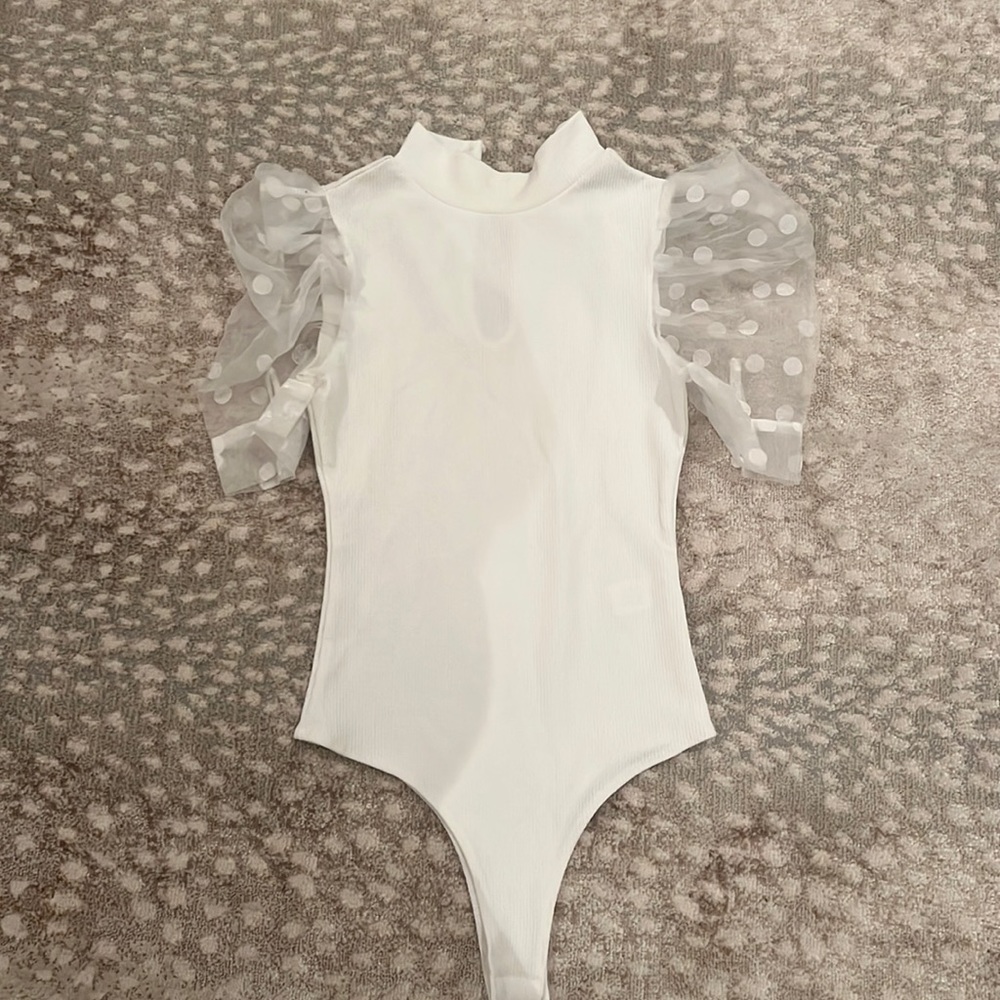 White Puff sleeve body suit